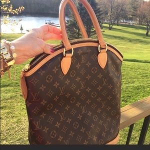 Tall lockit Louis Vuitton GM bag